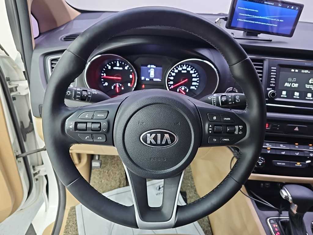 Kia Carnival — photo 09