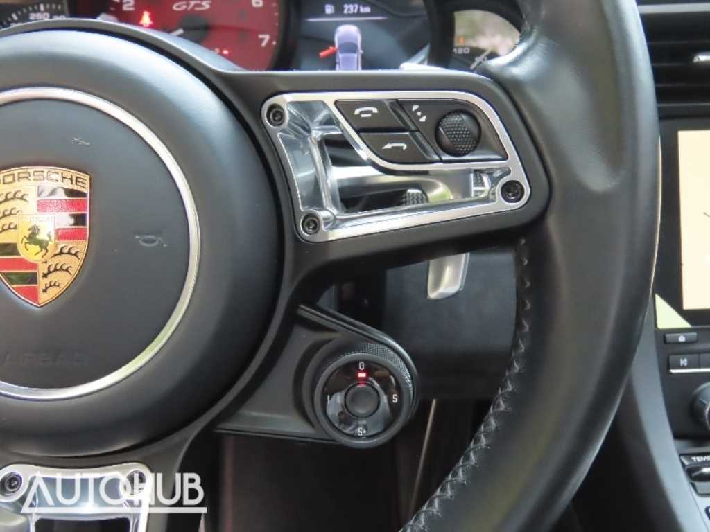 Porsche 911 — photo 13