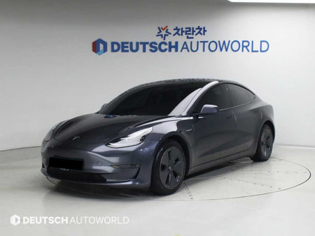 Tesla Model 3 — photo 01