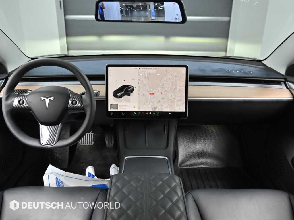 Tesla Model 3 — photo 07