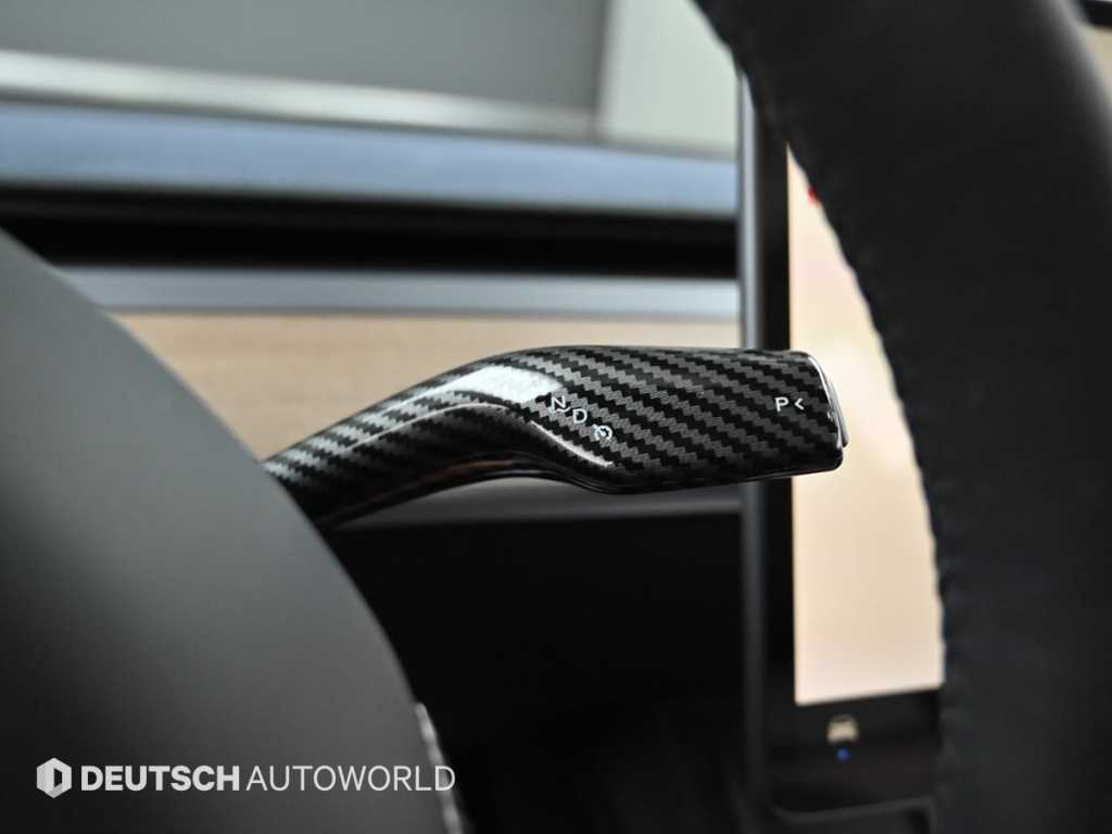 Tesla Model 3 — photo 09