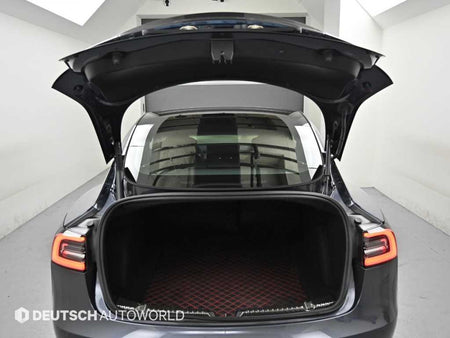 Tesla Model 3 — photo 19