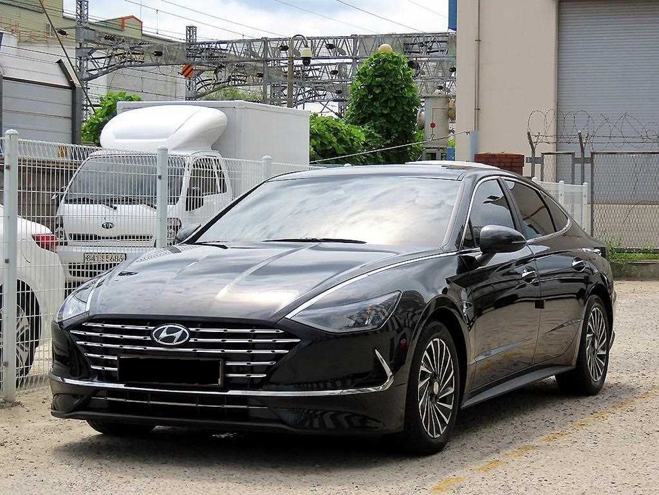 Hyundai Sonata — photo 02