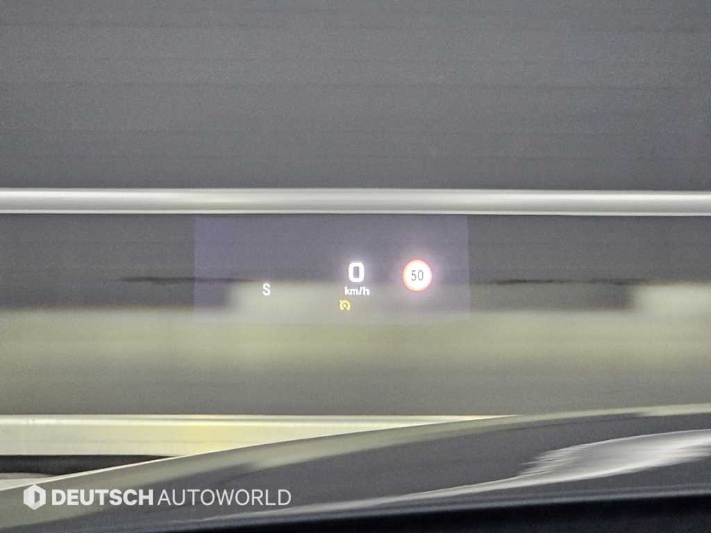 Mercedes-Benz C-Class — photo 17