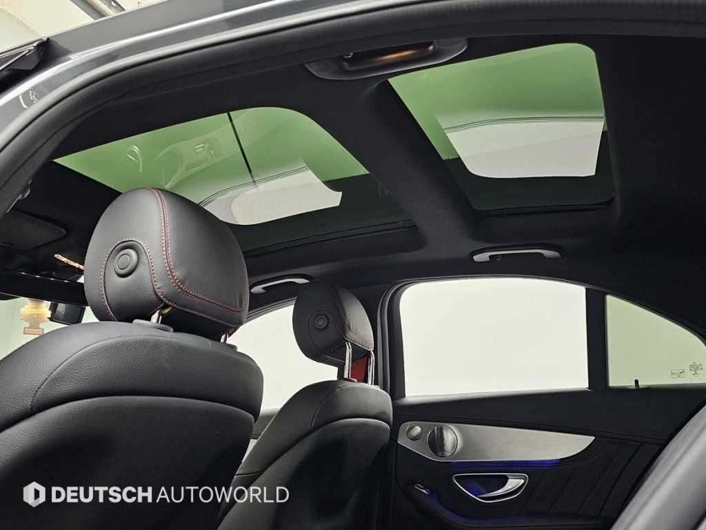 Mercedes-Benz C-Class — photo 18