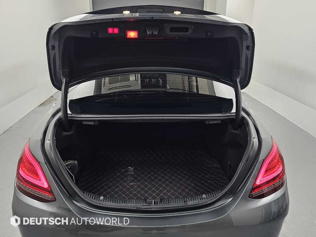 Mercedes-Benz C-Class — photo 19