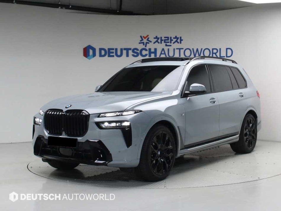BMW X7 — photo 01