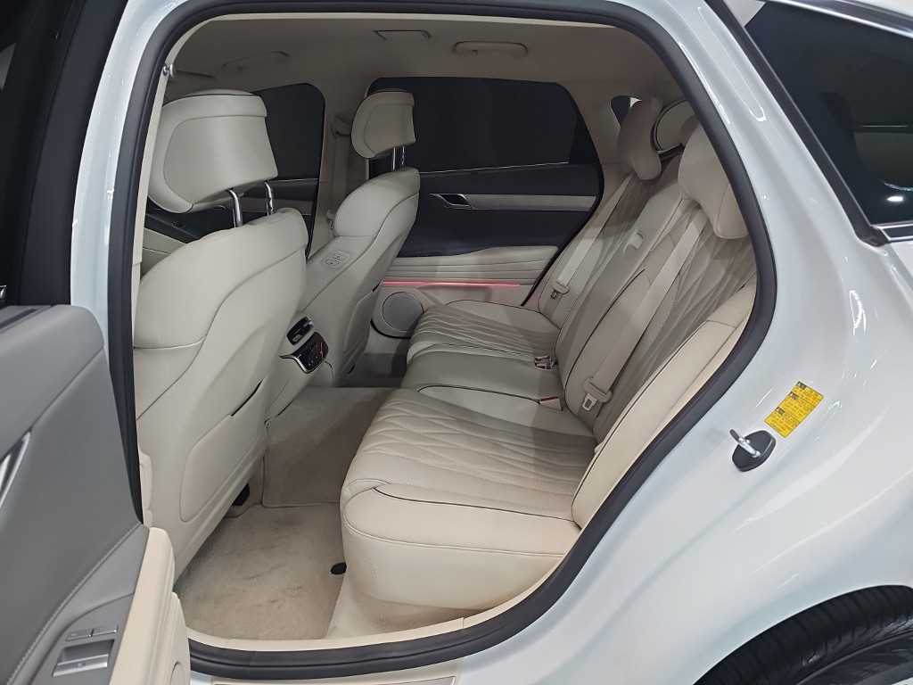 Genesis G80 — photo 12