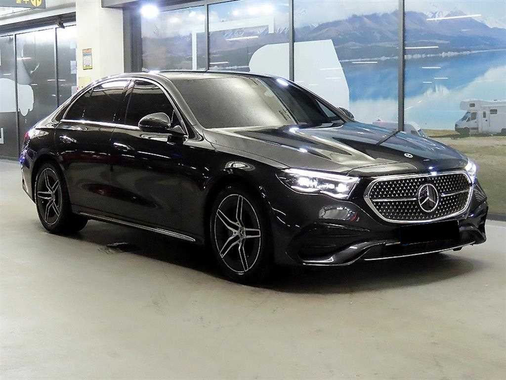 Mercedes-Benz E-Class — photo 01