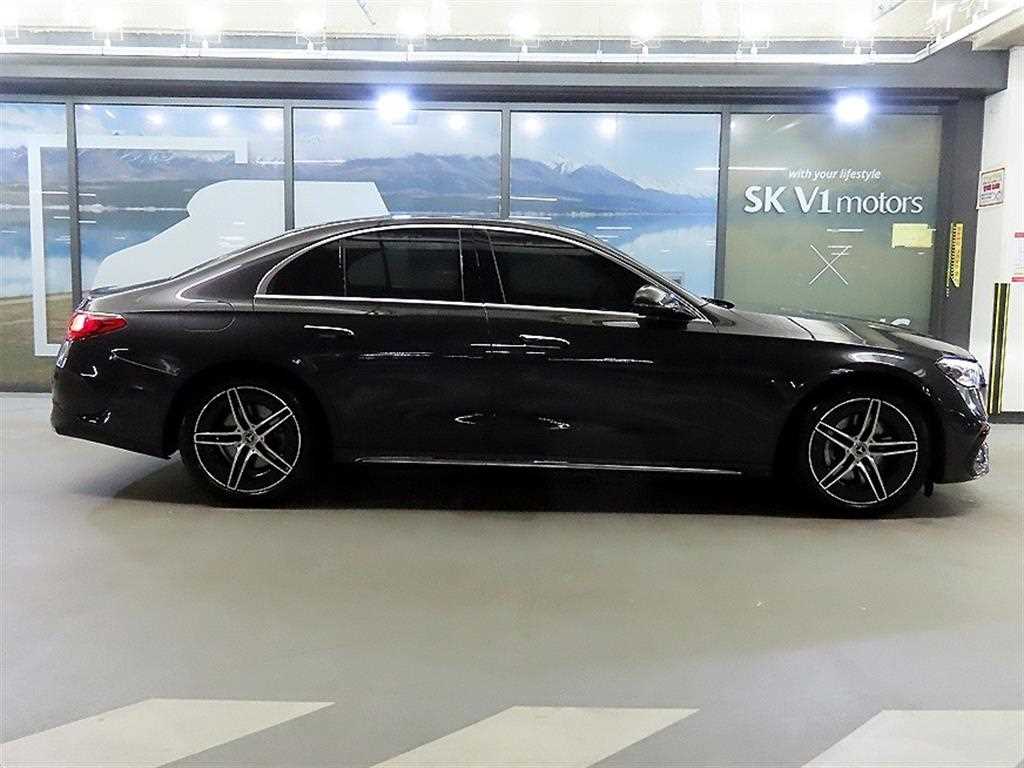 Mercedes-Benz E-Class — photo 03