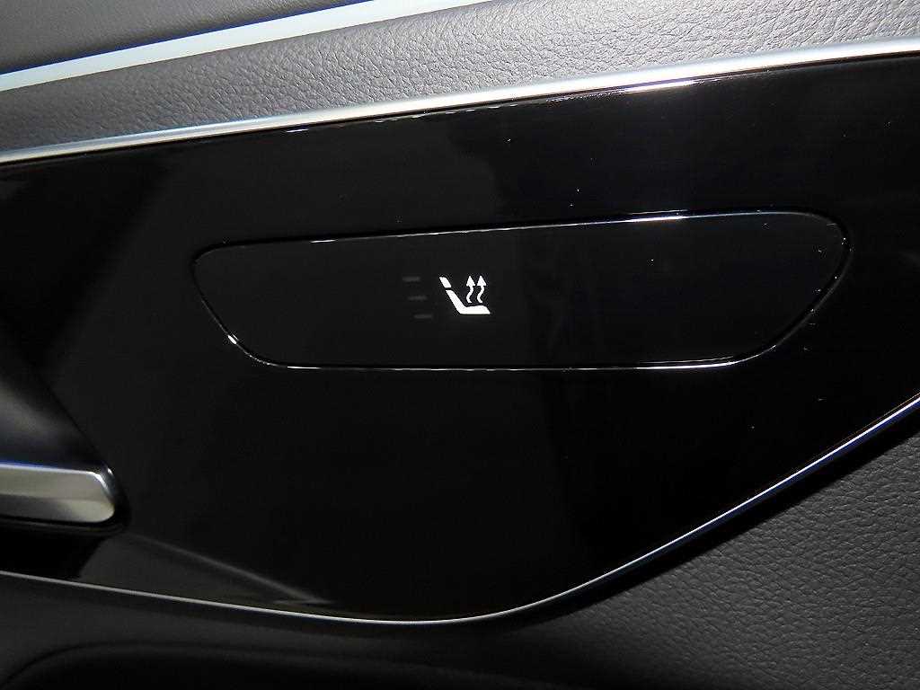 Mercedes-Benz E-Class — photo 14