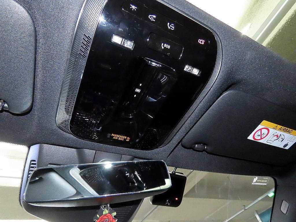 Mercedes-Benz E-Class — photo 16