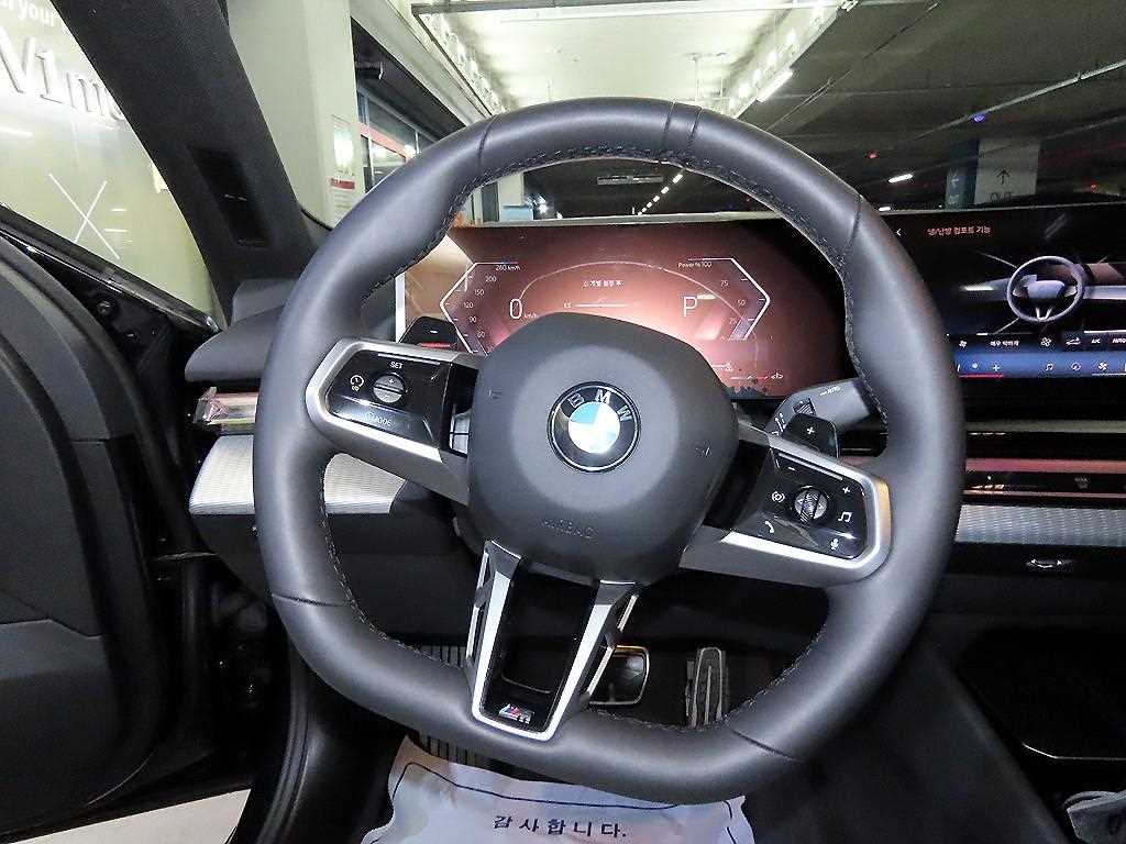 BMW 5-Series — photo 08