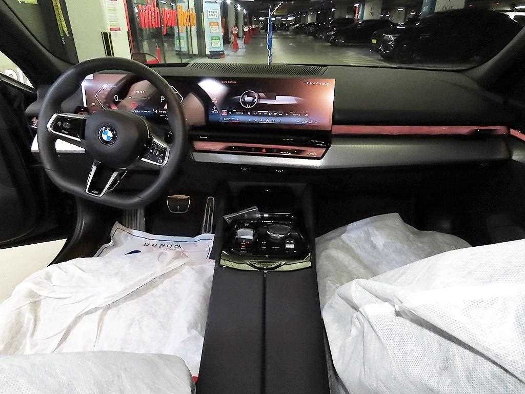 BMW 5-Series — photo 10