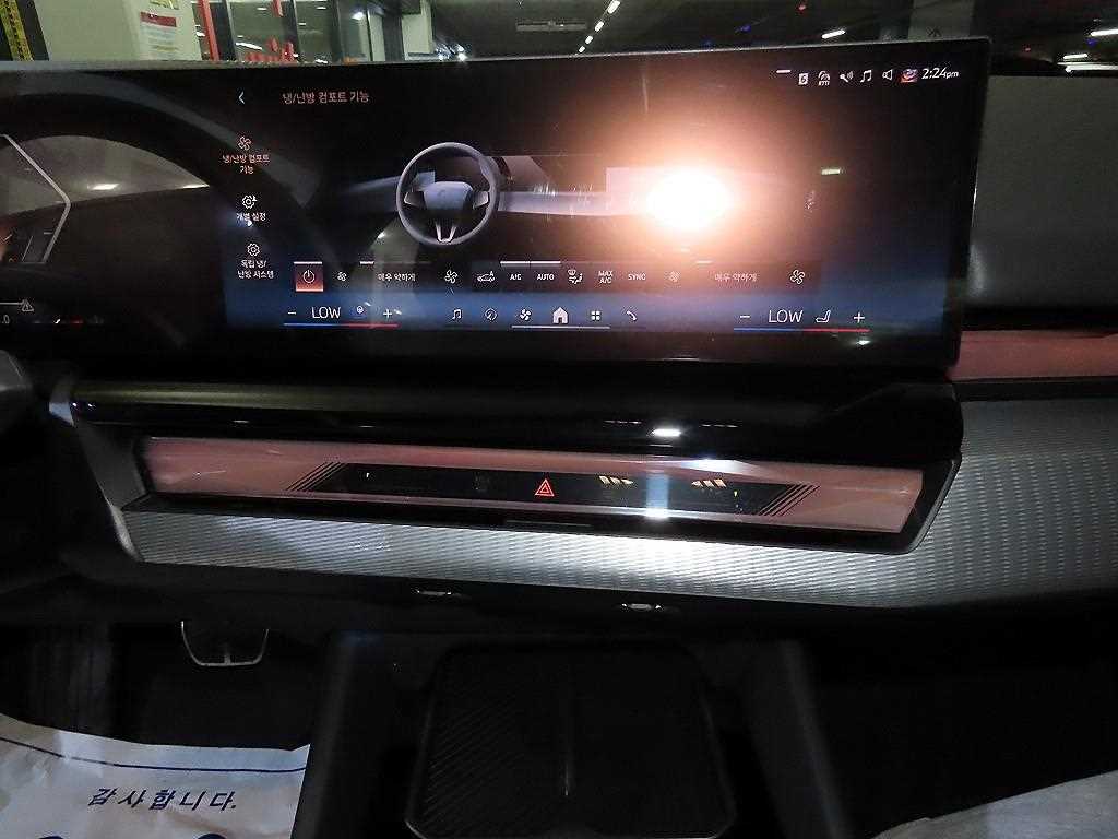 BMW 5-Series — photo 11
