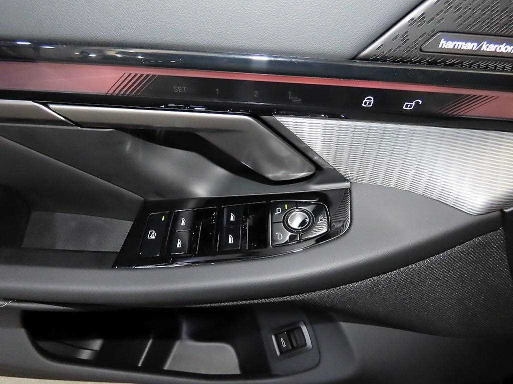 BMW 5-Series — photo 13
