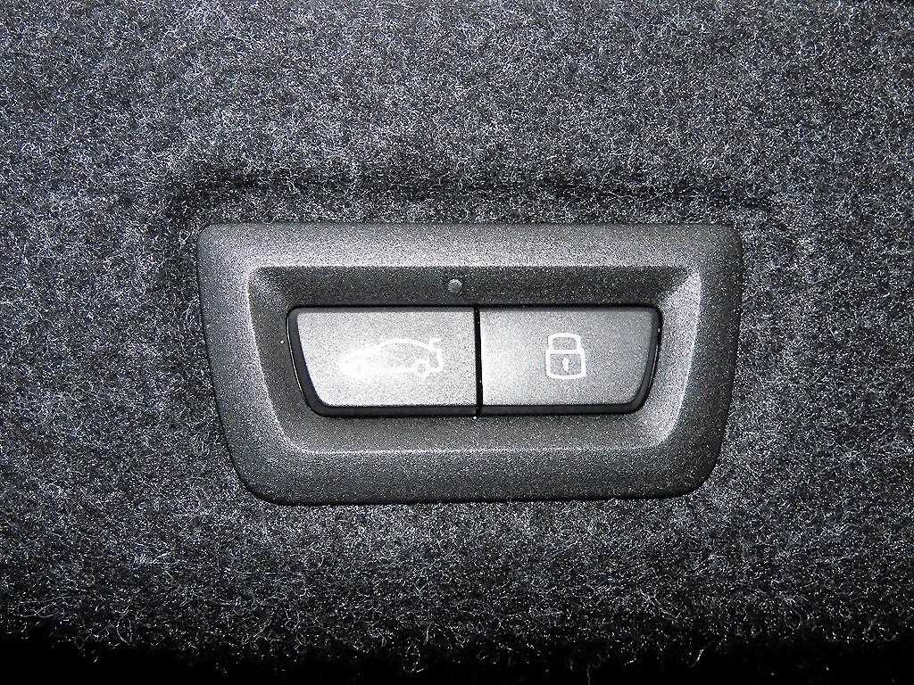 BMW 5-Series — photo 15