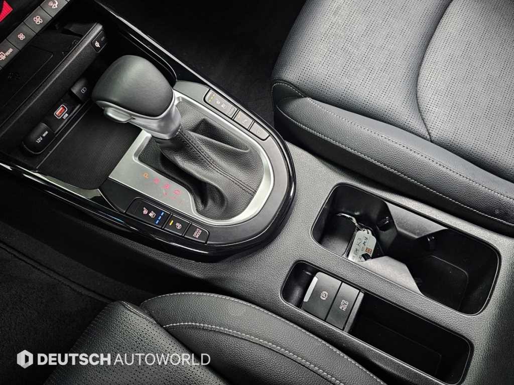 Kia K3 — photo 09