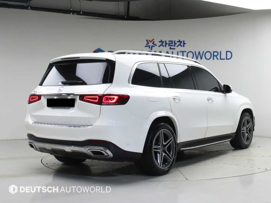 Mercedes-Benz GLS-Class — photo 04