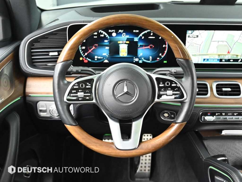 Mercedes-Benz GLS-Class — photo 13