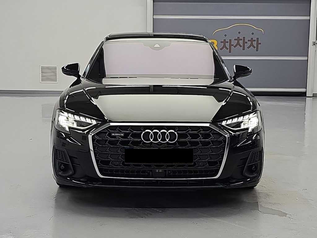 Audi A8 — photo 01