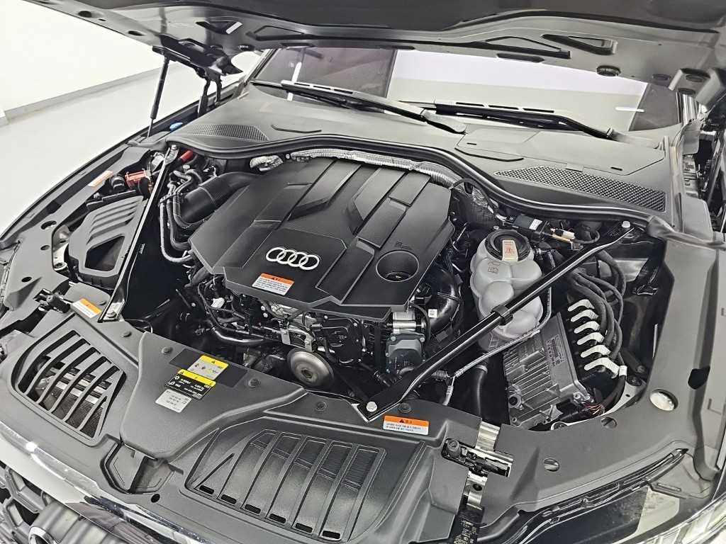 Audi A8 — photo 05