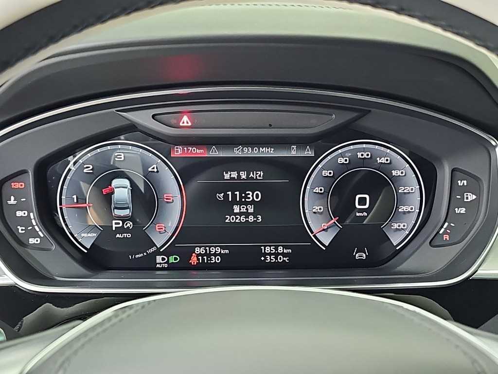 Audi A8 — photo 06