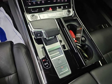Audi A8 — photo 08