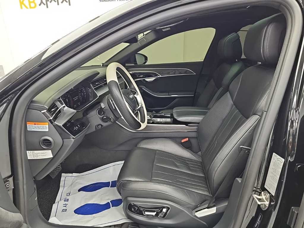 Audi A8 — photo 11