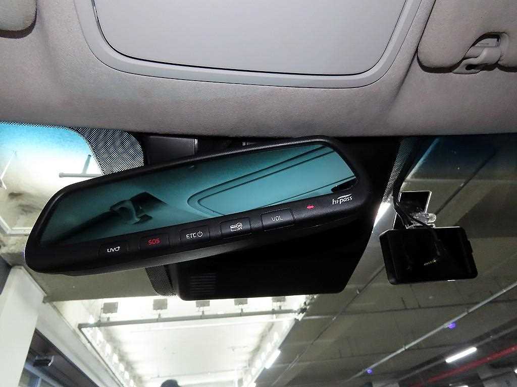 Kia K7 — photo 13