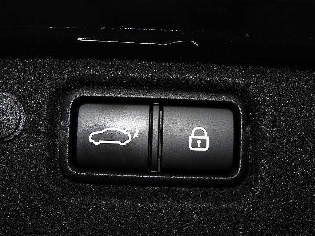 Kia K7 — photo 15