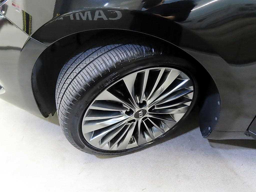 Kia K7 — photo 20
