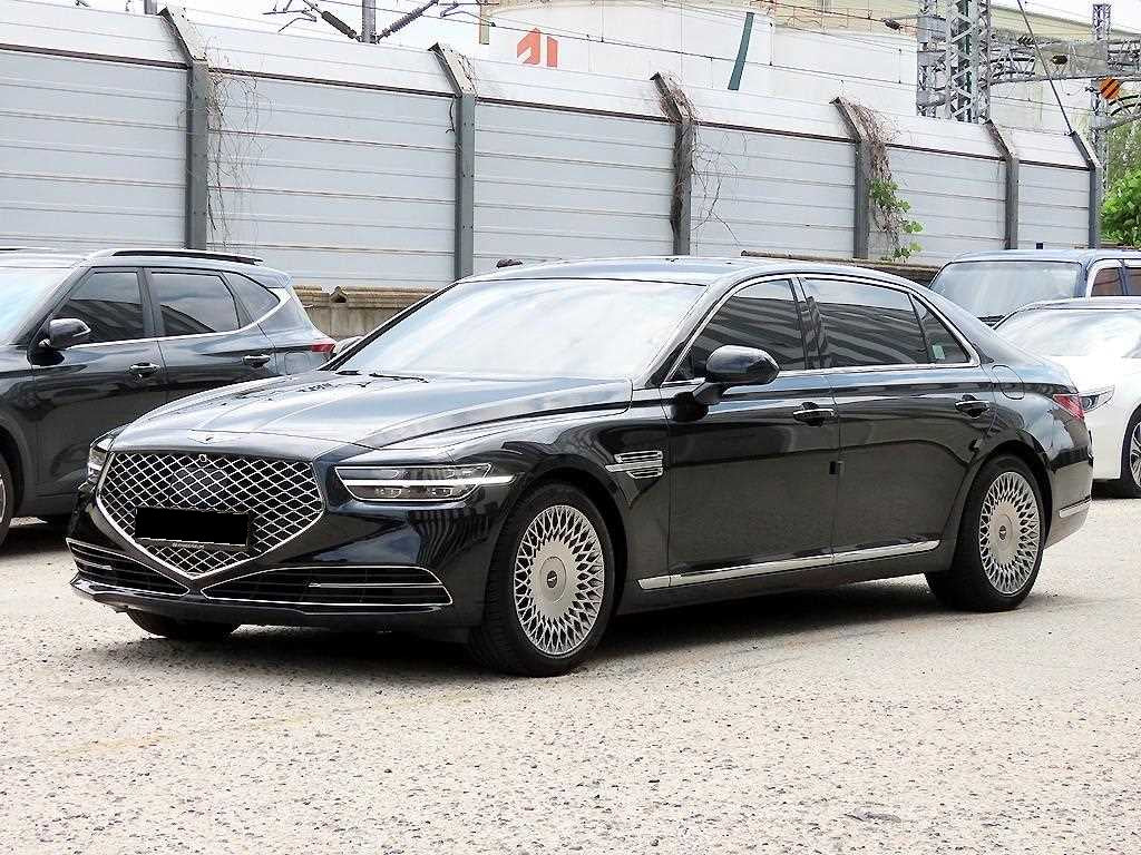 Genesis G90 — photo 02