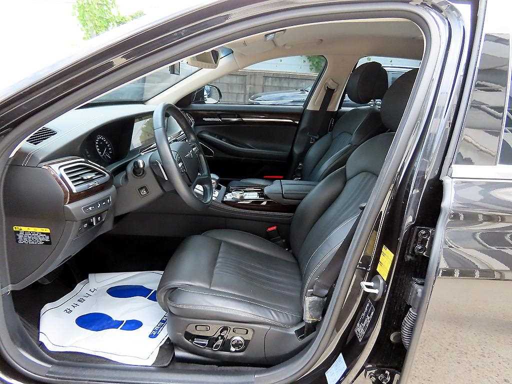 Genesis G90 — photo 05