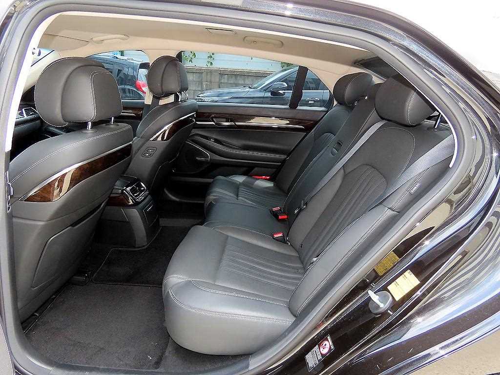 Genesis G90 — photo 06