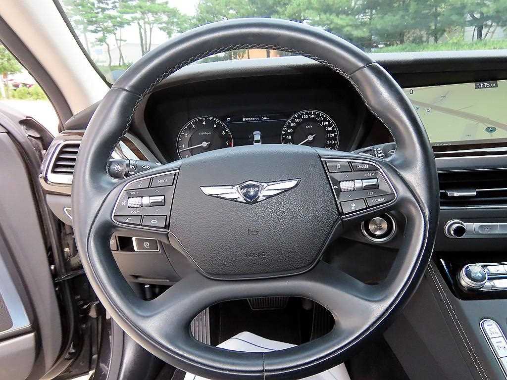 Genesis G90 — photo 08