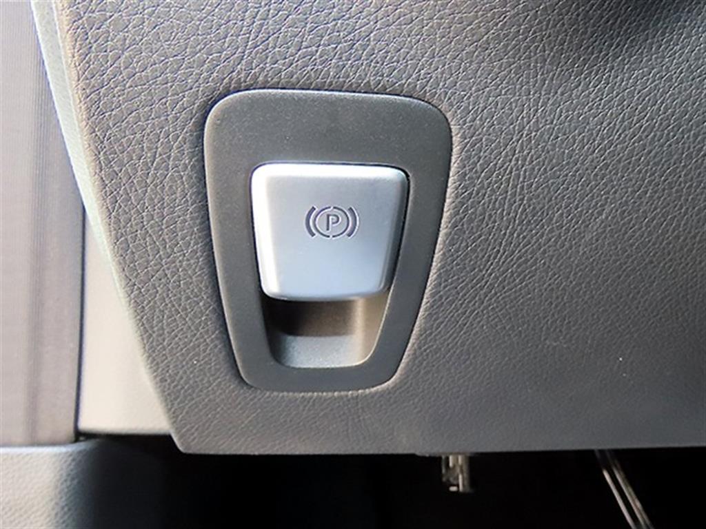 Mercedes-Benz C-Class — photo 12