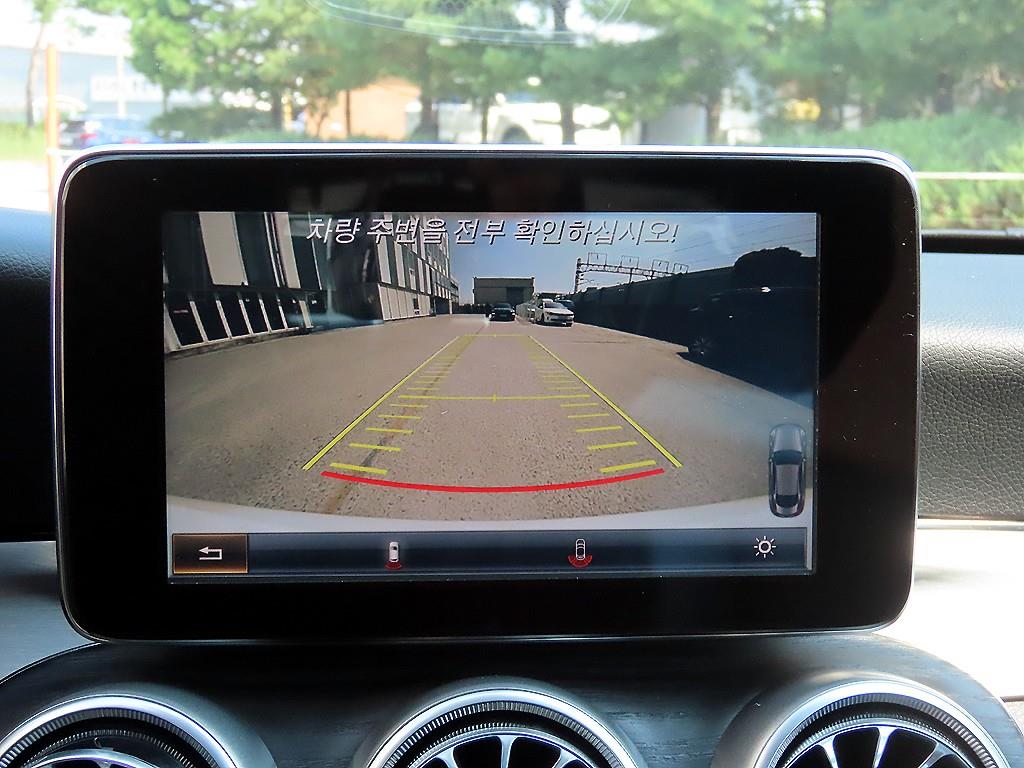 Mercedes-Benz C-Class — photo 15