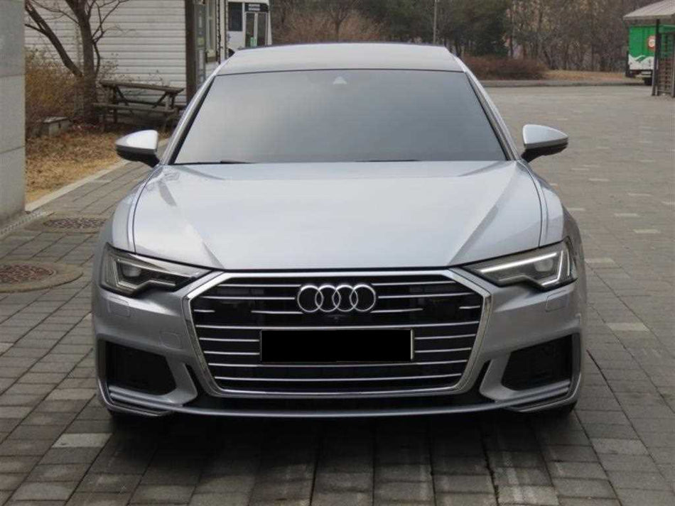 Audi A6 — photo 01