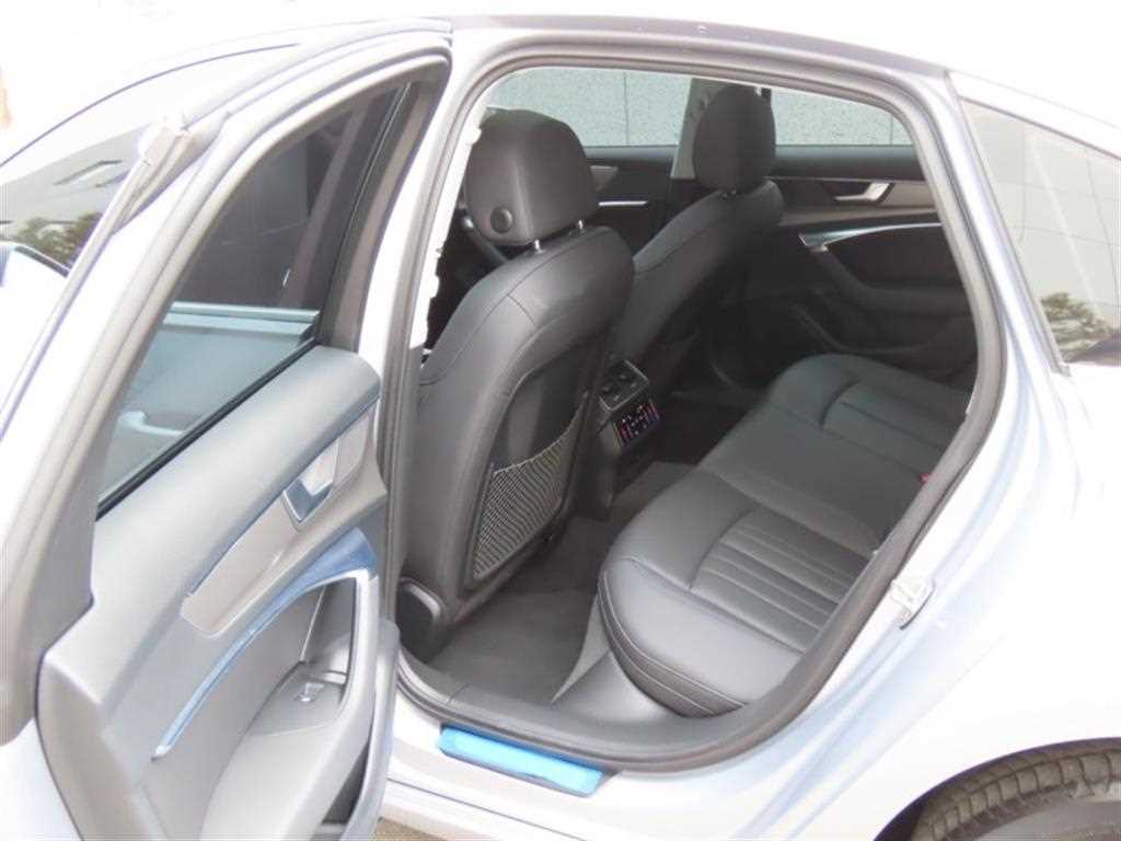 Audi A6 — photo 14