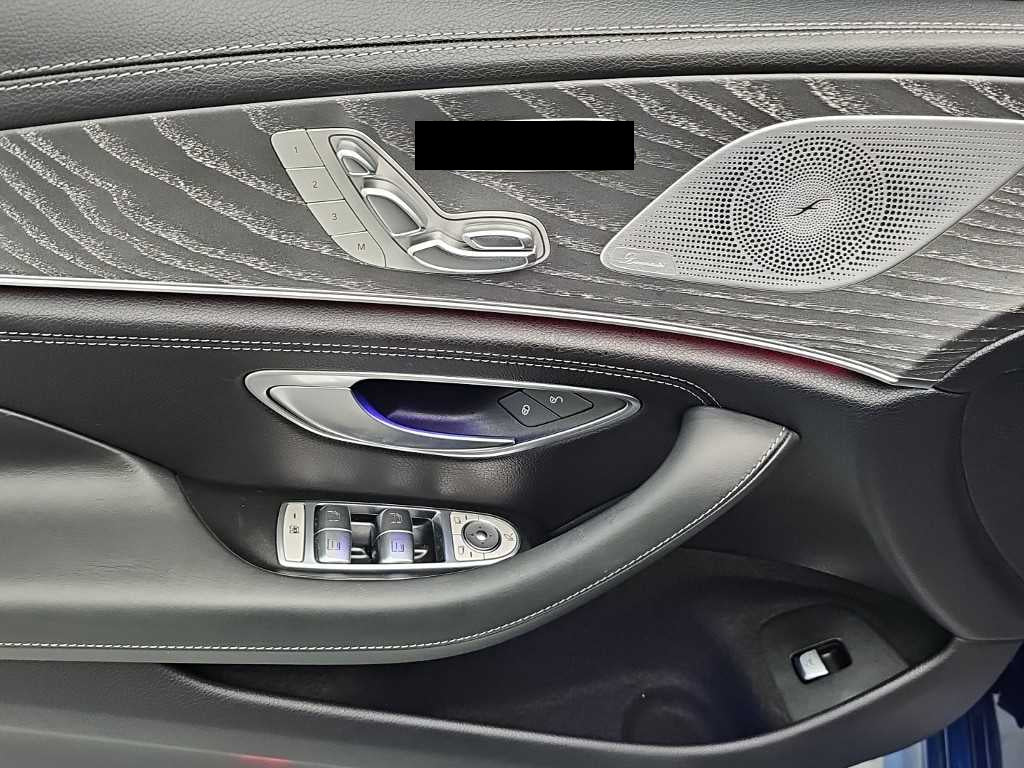 Mercedes-Benz CLS-Class — photo 17