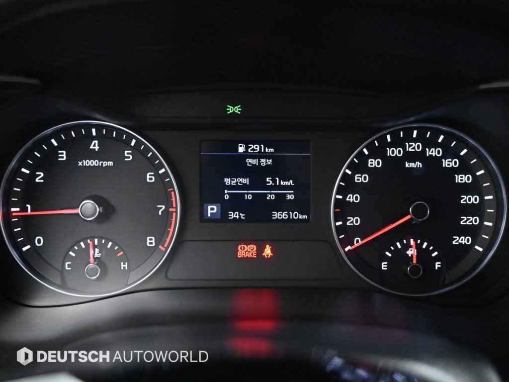 Kia K3 — photo 08