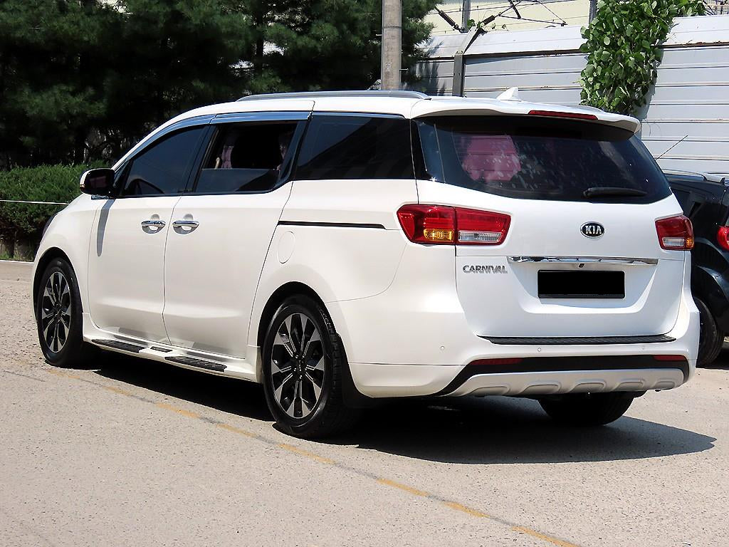 Kia Carnival — photo 03
