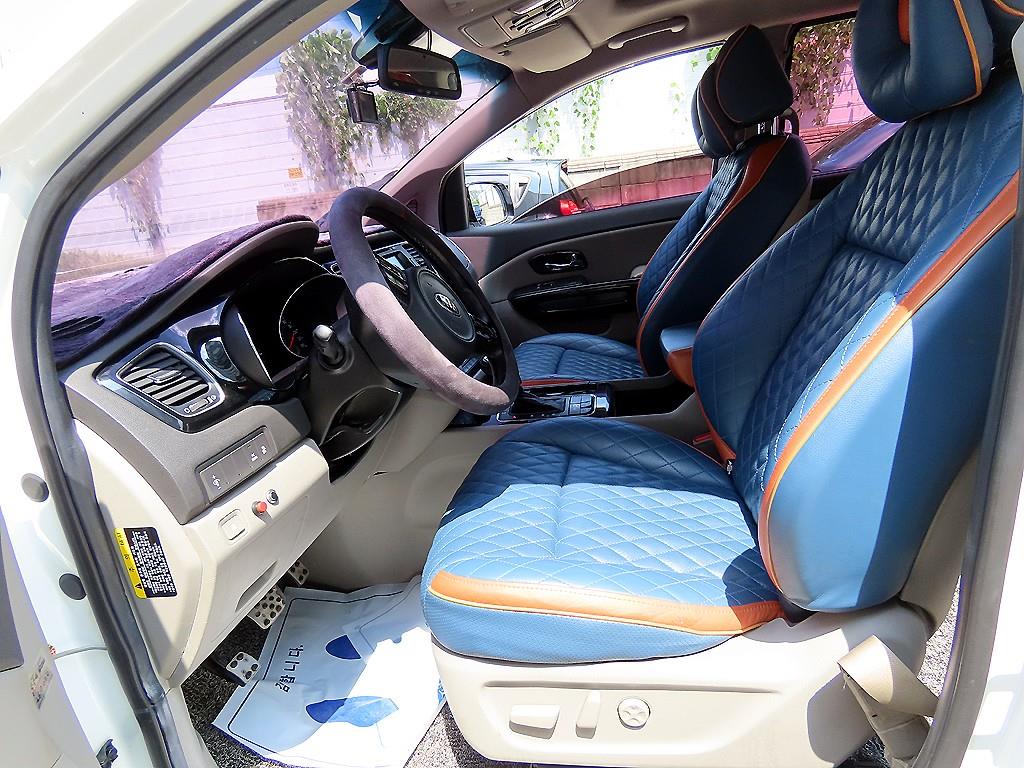 Kia Carnival — photo 05