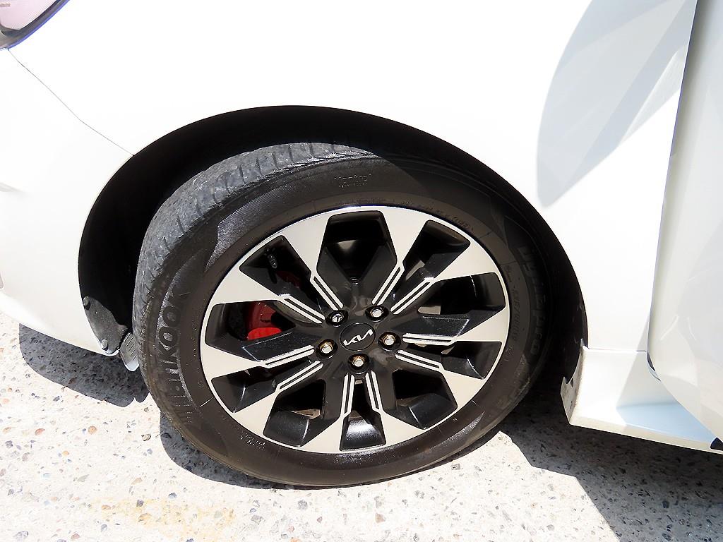 Kia Carnival — photo 20