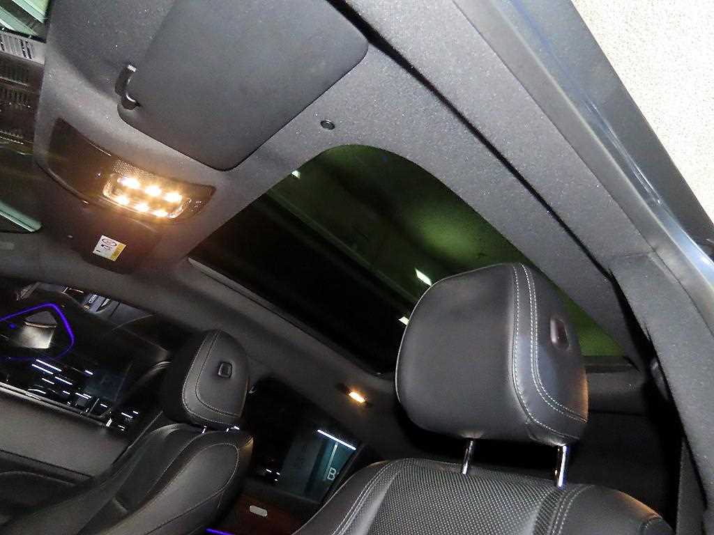 Mercedes-Benz GLE-Class — photo 15