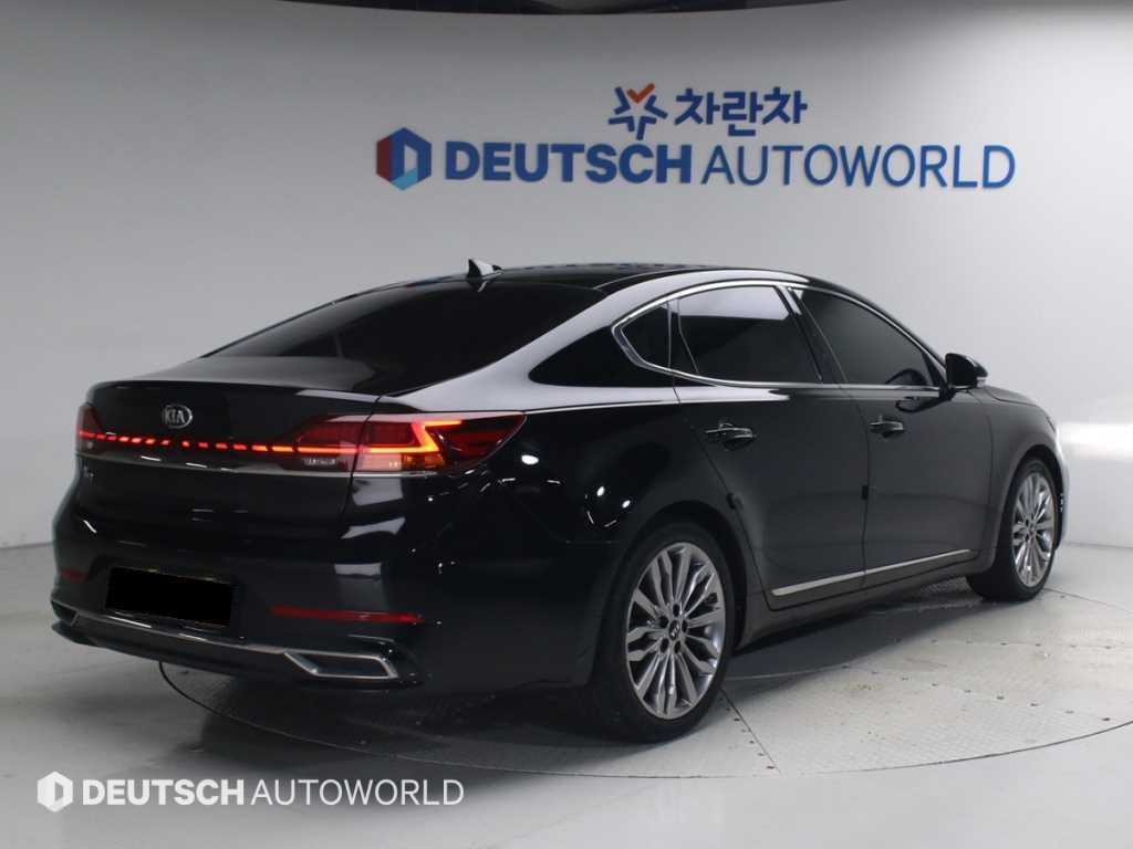 Kia K7 — photo 02