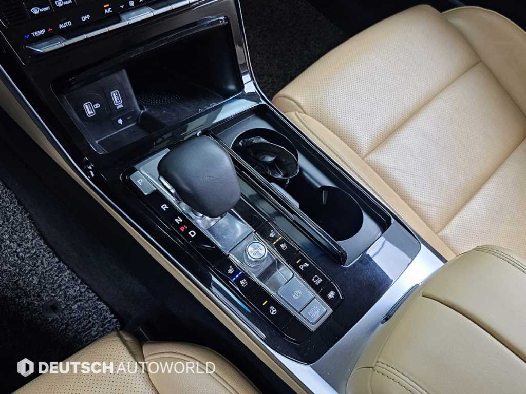 Kia K7 — photo 17