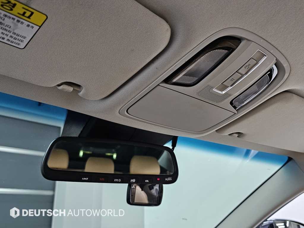 Kia K7 — photo 19