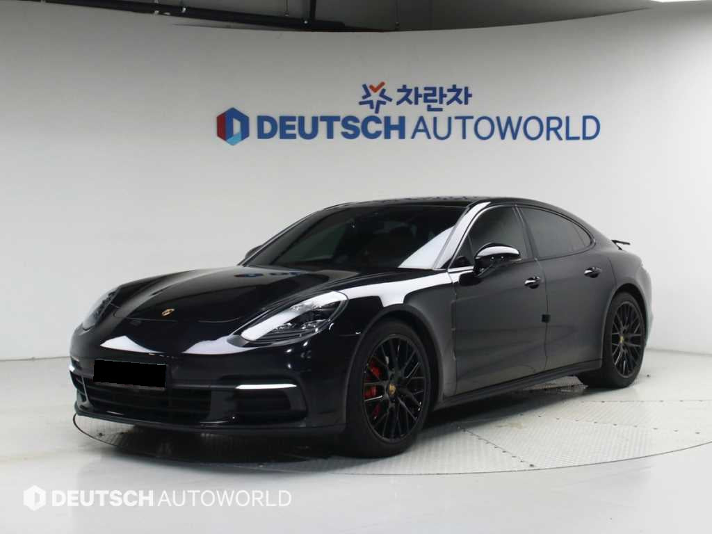Porsche Panamera — photo 01